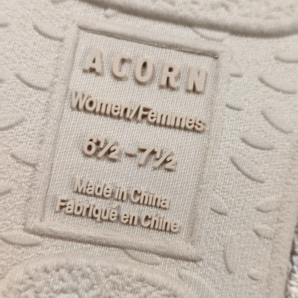 Acorn Tan Quilted Slippers Womens Size 6.5-7.5 - Picture 7 of 11